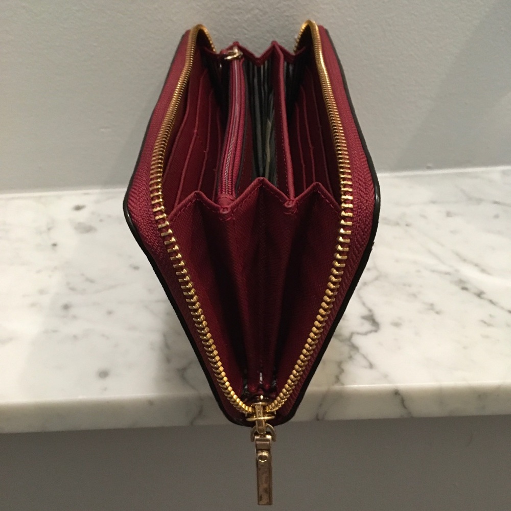 Kate Spade Wallet - Picture 4 of 8